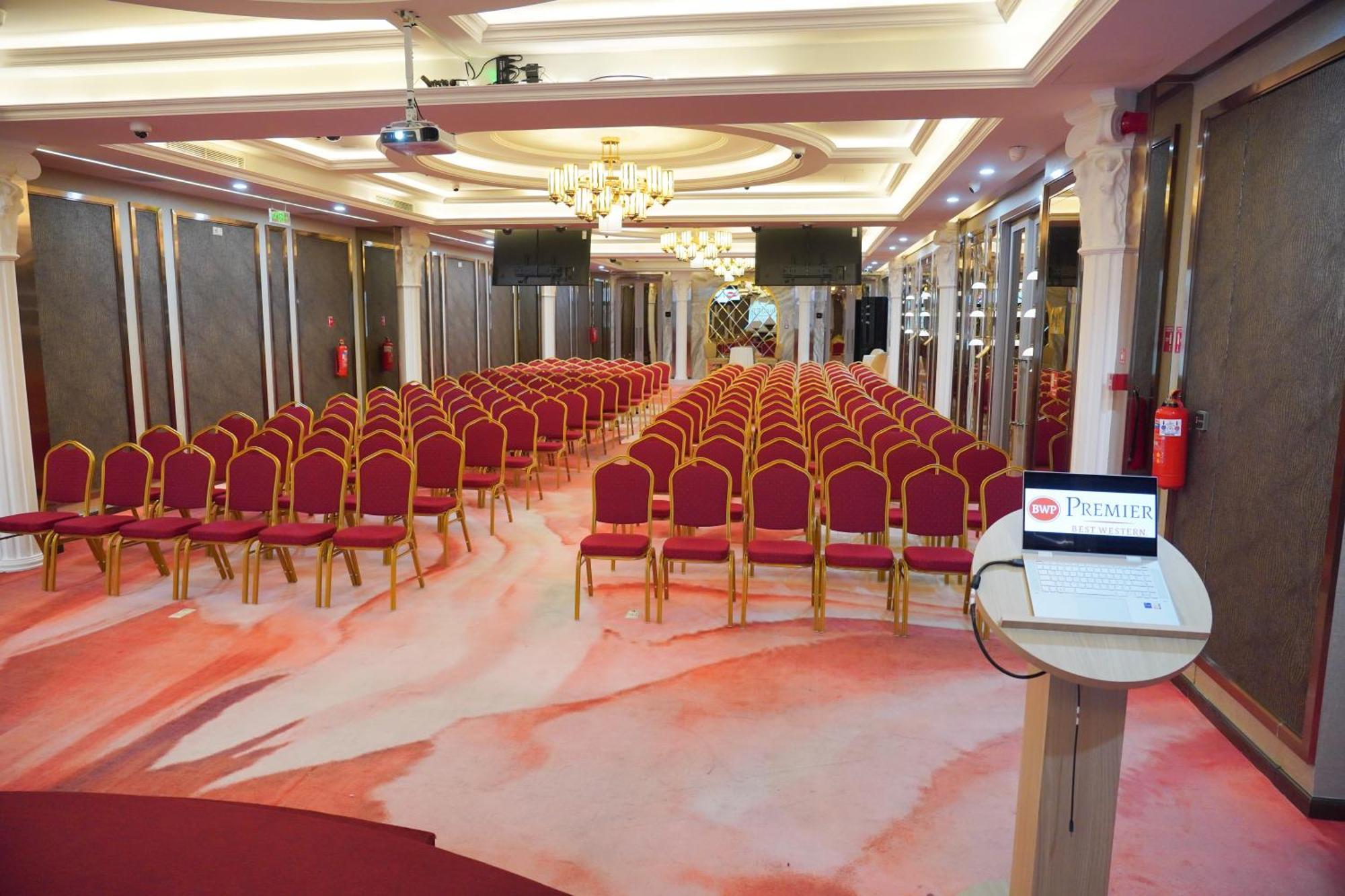 베스트웨스턴 프리미어 바투미 호텔 외부 사진 The conference hall